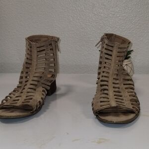 Wonder Nation Tan Gladiator Sandals